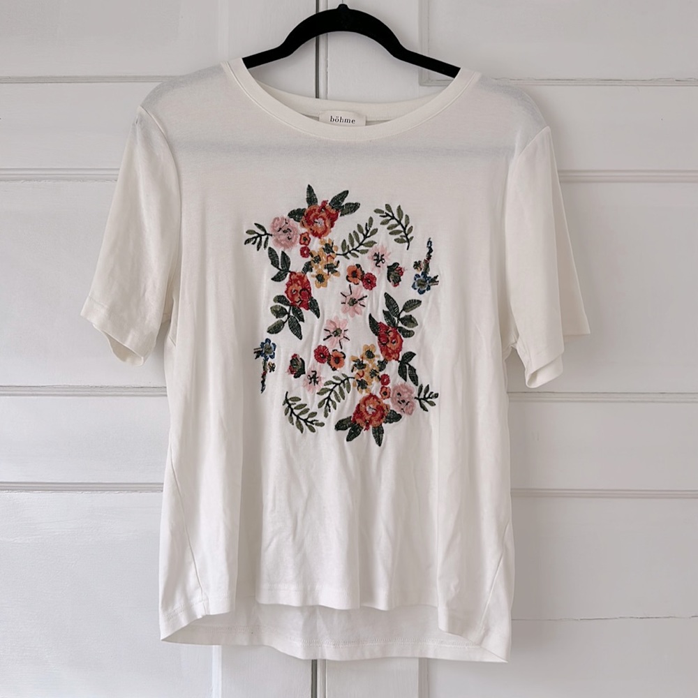 Floral embroidered T-shirt